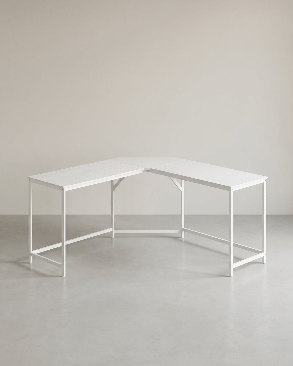 L-förmiger Schreibtisch – Eckschreibtisch mit Kabeldurchführung – Schwarz – 149 x 149 cm – Geräumig und platzsparend – Bis zu 50 kg belastbar