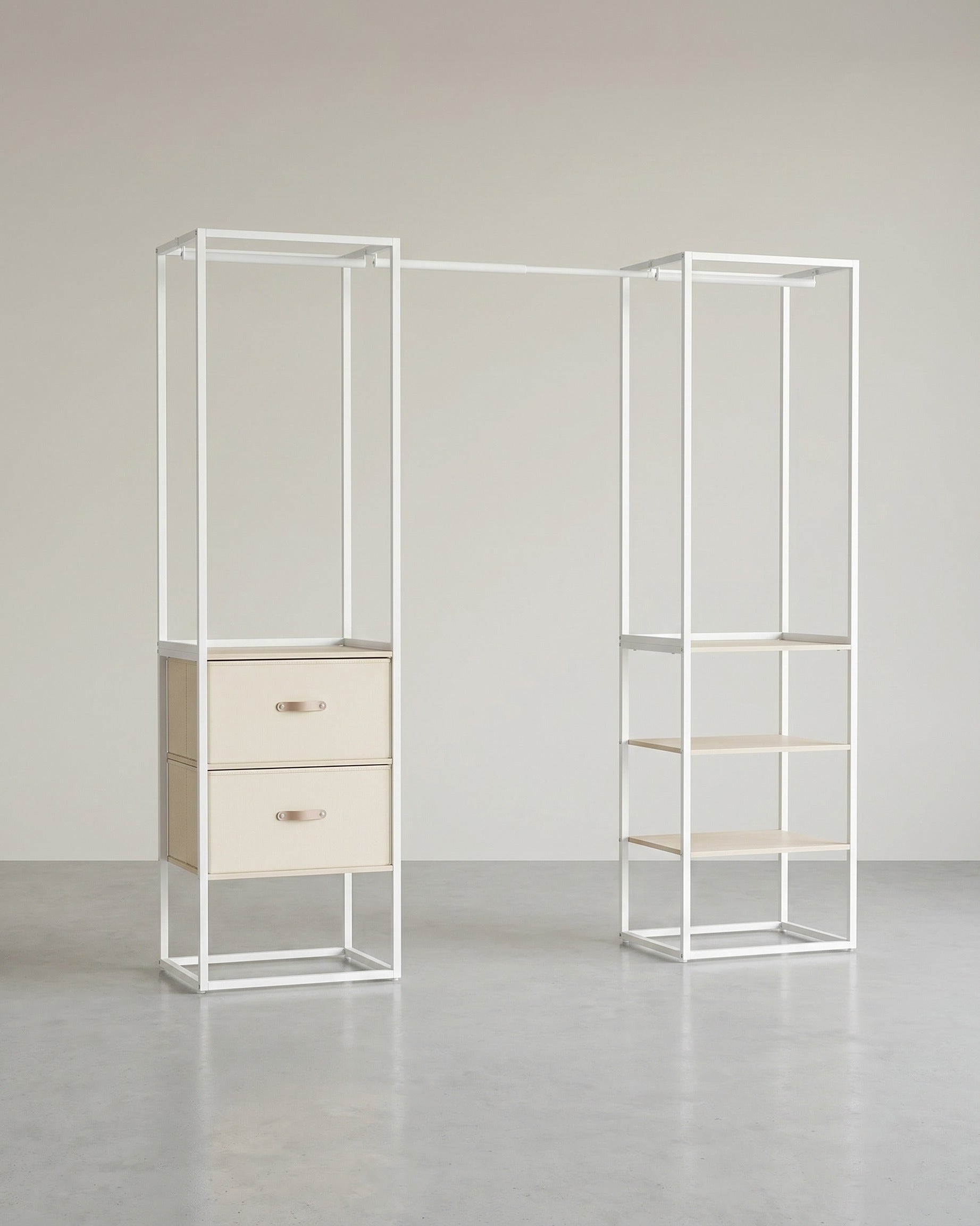 Offener Kleiderschrank mit verstellbarem Design – praktisch und robust – Beige
