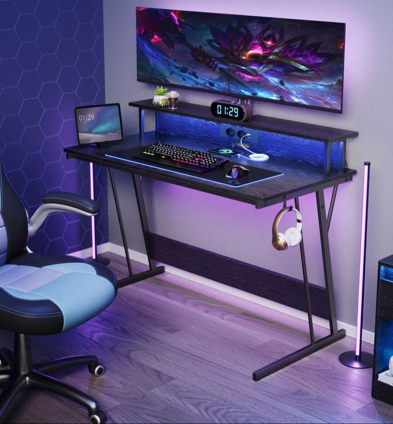Gaming Schreibtisch mit LED - Gaming Tisch mit Steckdose und USB-Anschluss