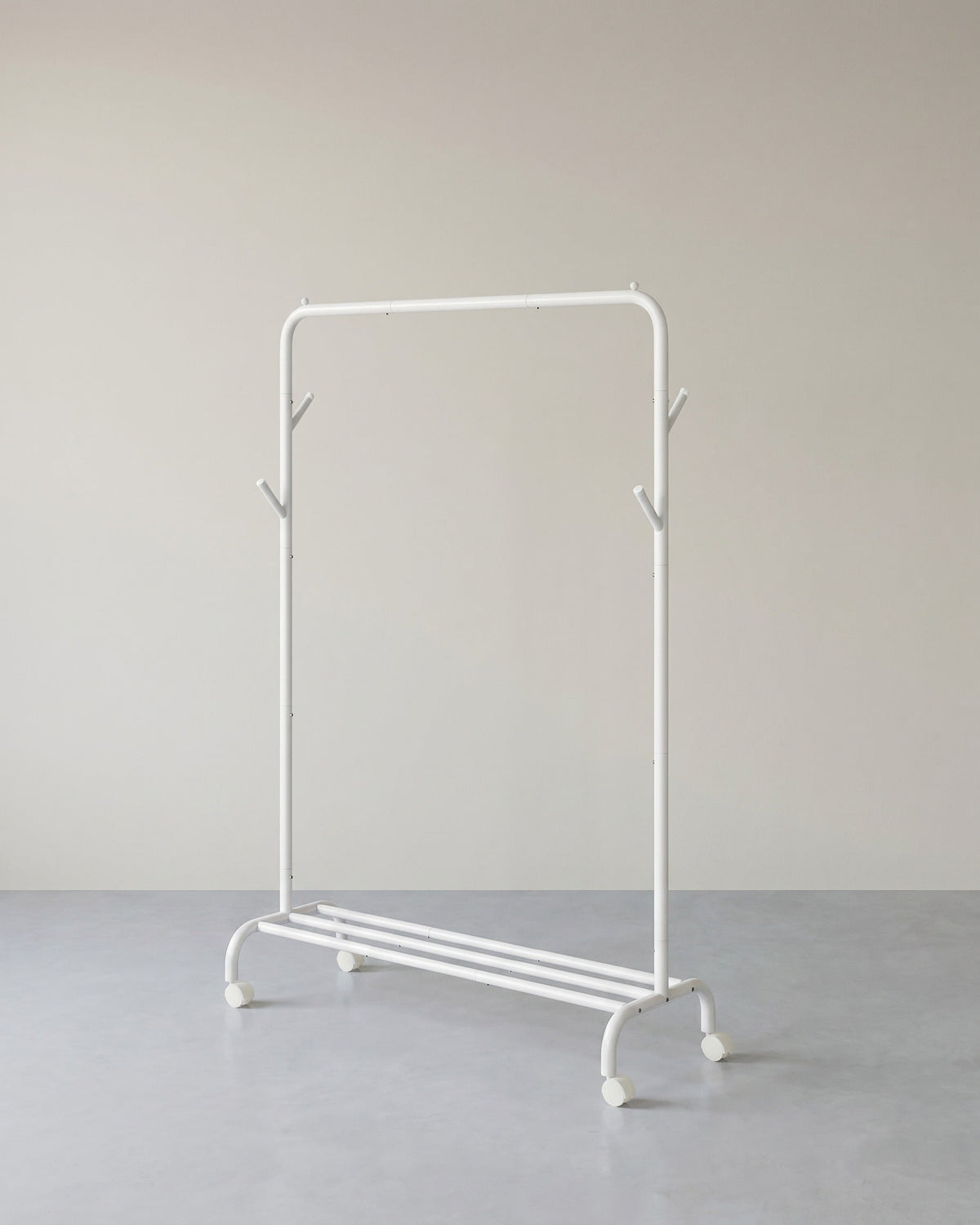 Mobiler Kleiderständer mit Haken und Ablage – Stabiler Stahl – Tragkraft 50 kg