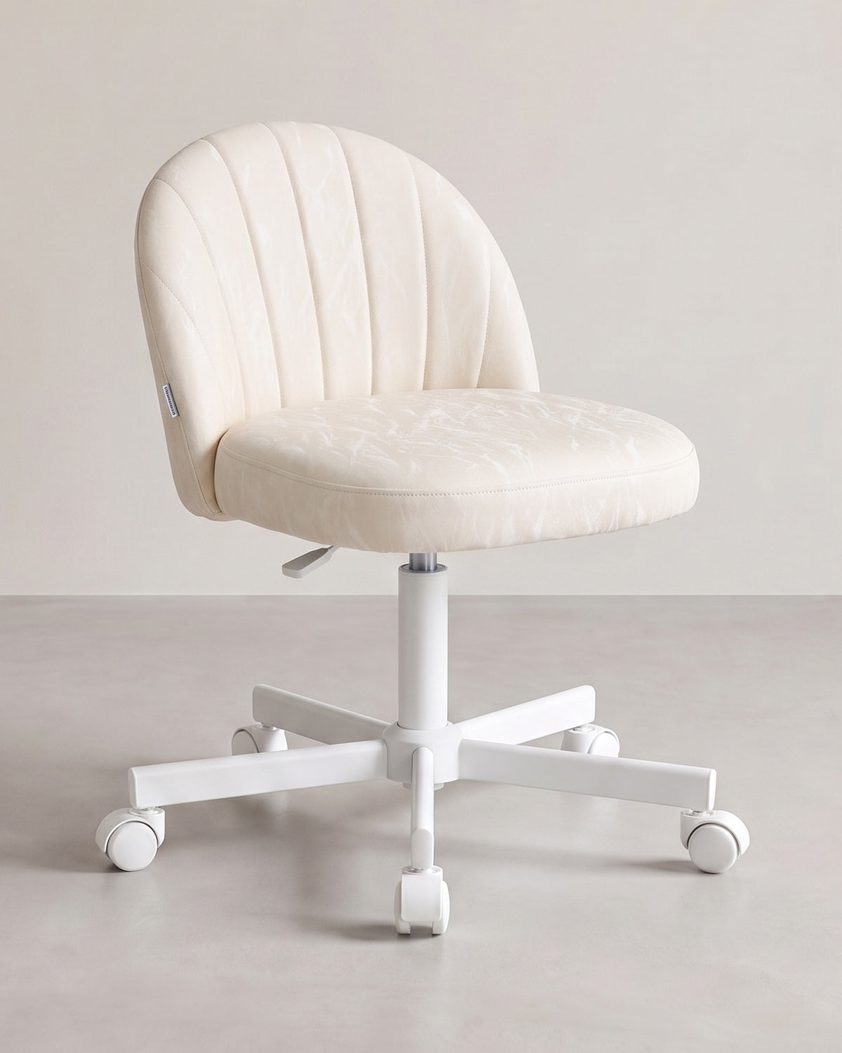 Drehstuhl – Kompaktes Design – Weicher Bezug – Höhenverstellbar – 360°-Rollen – Ergonomische Rückenlehne